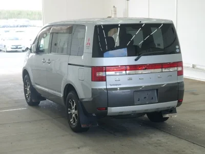 Mitsubishi DELICA D5