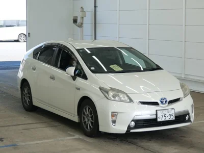 Toyota Prius PHV