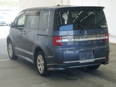 Mitsubishi DELICA D5