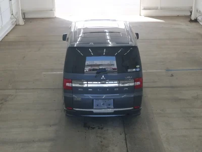 Mitsubishi DELICA D5