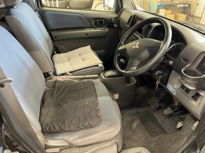 Mitsubishi Minicab Van