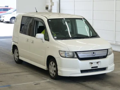 Honda Mobilio Spike