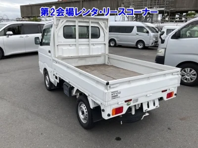 Nissan NT100 Clipper