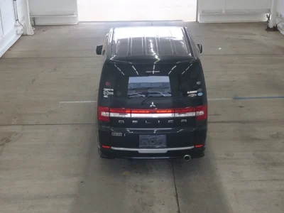 Mitsubishi DELICA D5