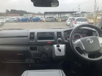 Toyota HiAce Van