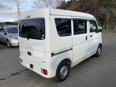 Mitsubishi Minicab Van