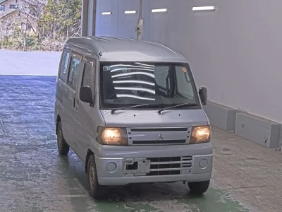 Mitsubishi Minicab Van