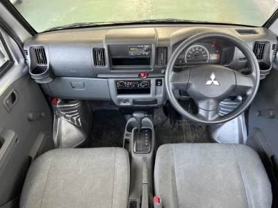 Mitsubishi Minicab Van