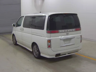 Nissan Elgrand