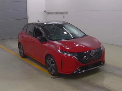 Nissan Aura