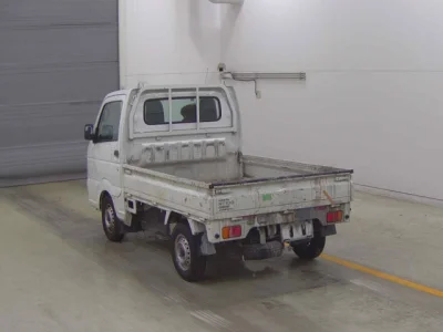 Nissan NT100 Clipper