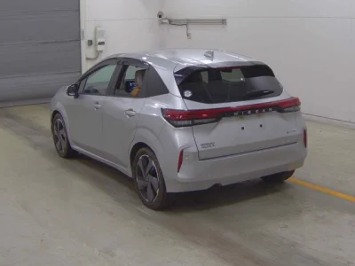 Nissan Aura