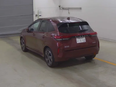 Nissan Aura