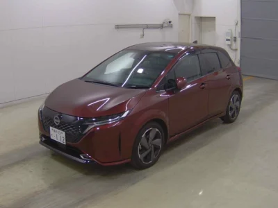 Nissan Aura