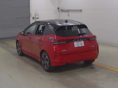 Nissan Aura