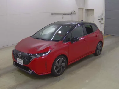 Nissan Aura