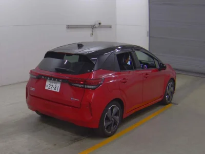 Nissan Aura
