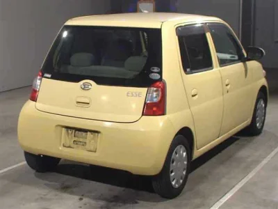 Daihatsu Esse