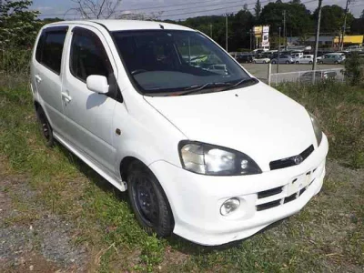 Daihatsu YRV
