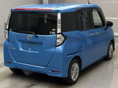 Toyota TANK