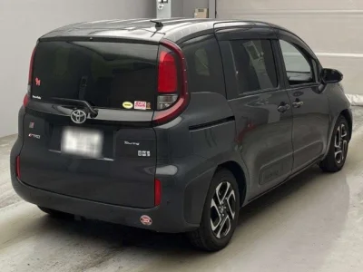 Toyota Sienta