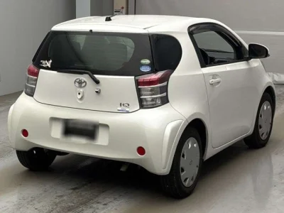 Toyota iQ