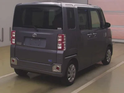 Toyota Pixis Mega