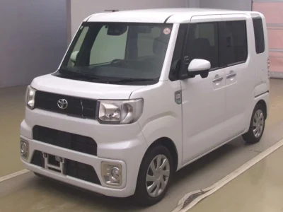 Toyota Pixis Mega