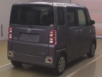 Toyota Pixis Mega
