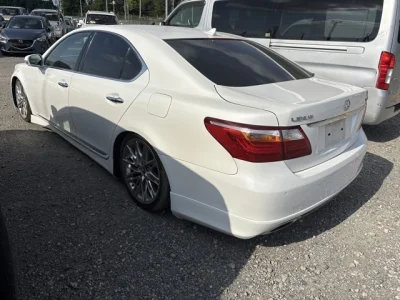 Lexus LS460L