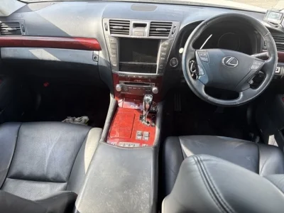 Lexus LS460L