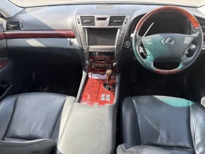 Lexus LS460L