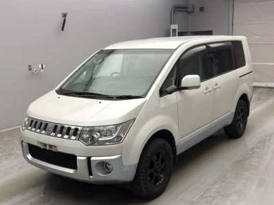 Mitsubishi DELICA D5