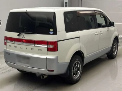 Mitsubishi DELICA D5