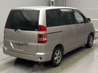 Honda Mobilio Spike