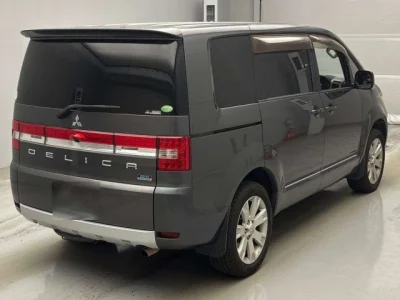 Mitsubishi DELICA D5