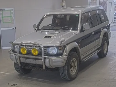 Mitsubishi PAJERO