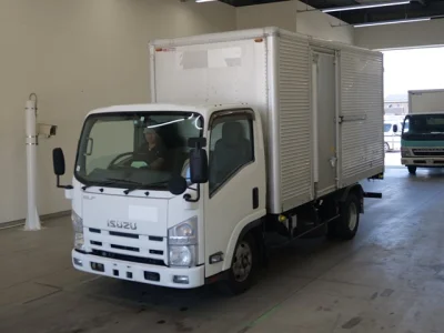 Isuzu Elf