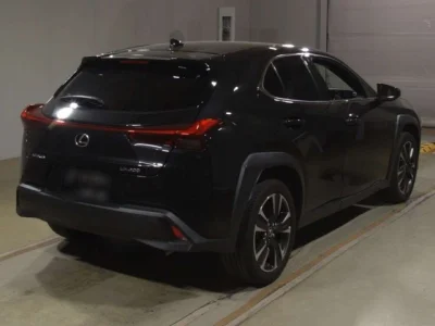 Lexus UX200