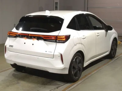 Nissan AURA