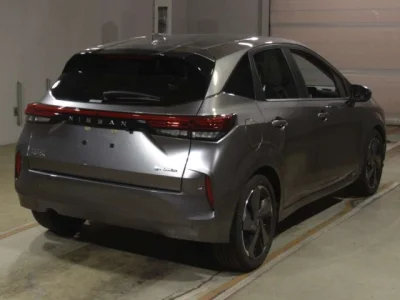 Nissan AURA