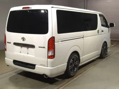 Toyota HiAce Van