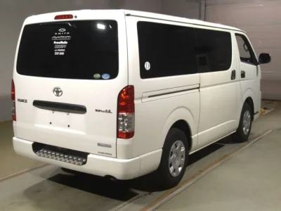 Toyota HiAce Van