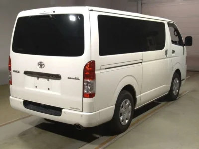 Toyota HiAce Van