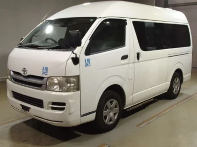 Toyota HiAce Van