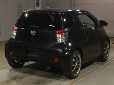Toyota iQ