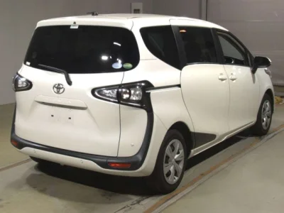 Toyota Sienta