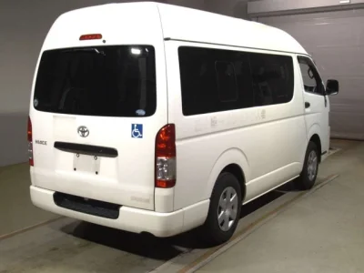 Toyota HiAce Van