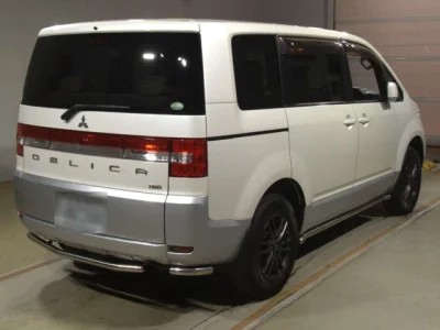 Mitsubishi DELICA D5