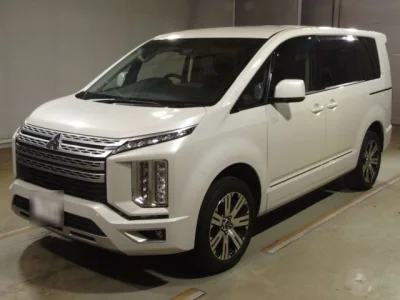Mitsubishi DELICA D5